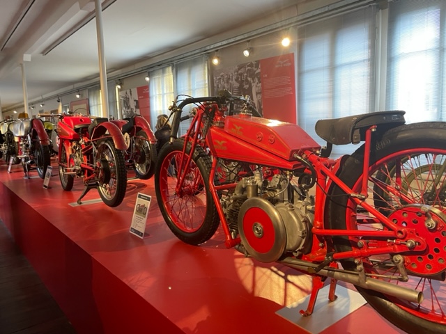 Gita di Primavera del CLUB – sabato 1 aprile 2023 Museo Moto Guzzi – lago di Como